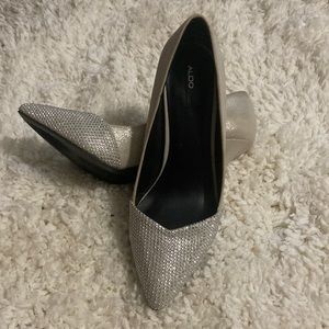 very nice Aldo sneakers